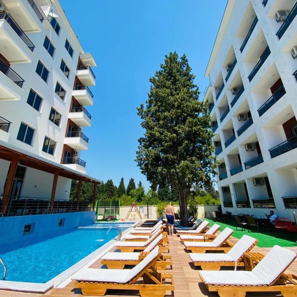 Hotel Hoti II Rizo Ulcinj Velika Plaza Kültér fotó